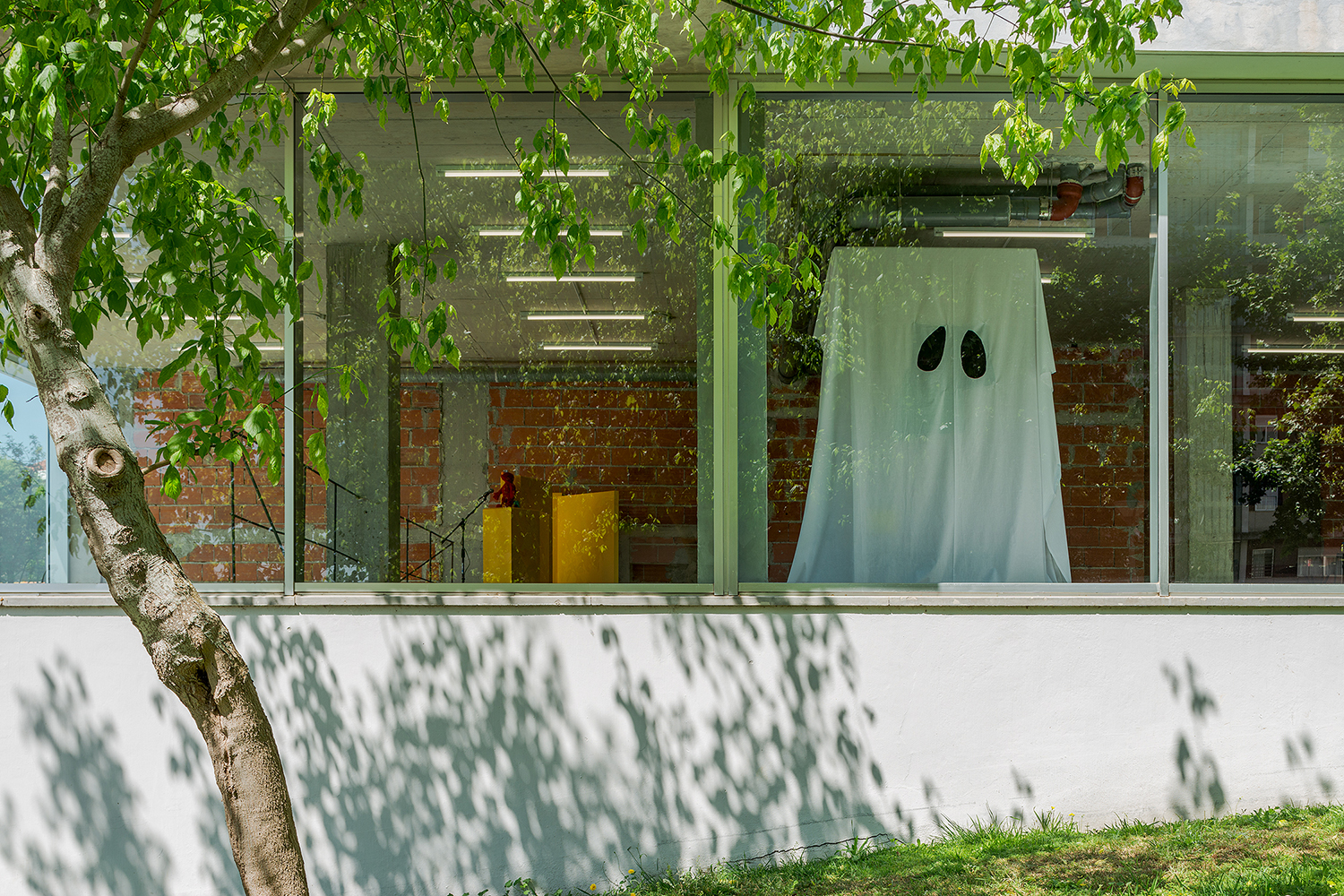 Cosima von Bonin, Boy at Work, 2023.