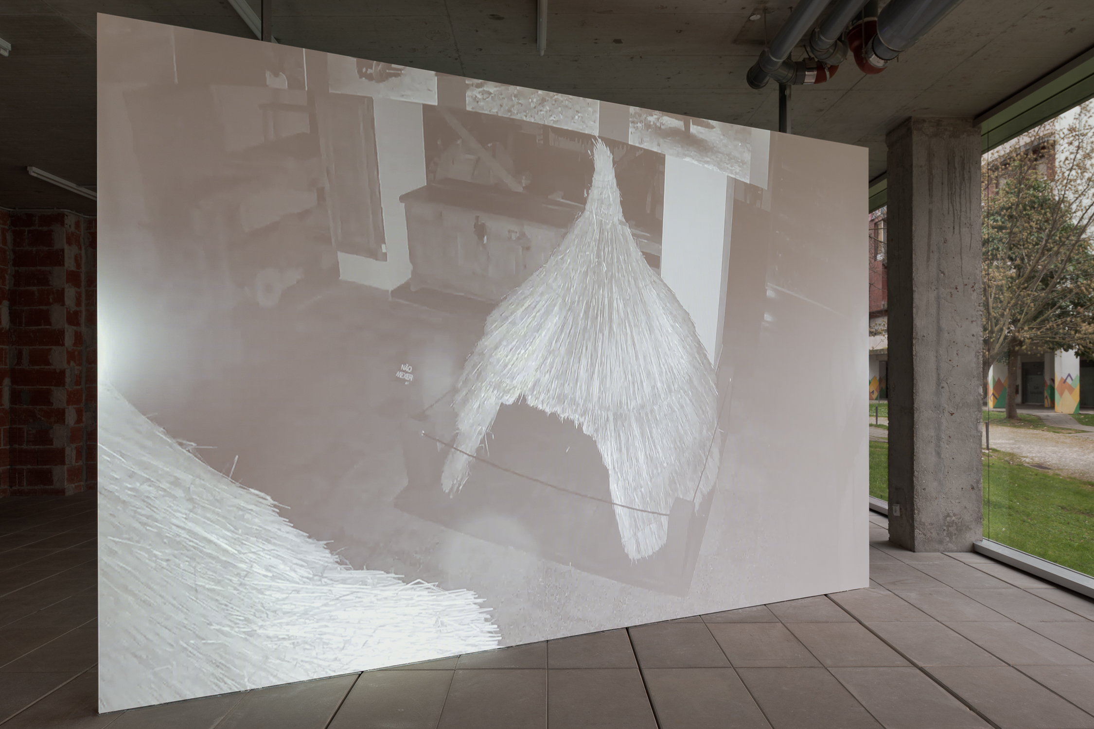 Willem de Rooij,
Hut Hut 2026, Lumiar Cité, vista da instalação. Foto: DMF